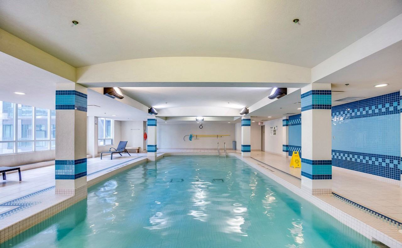 30 Grand Trunk Crescent #515 - Photo 7 of 9