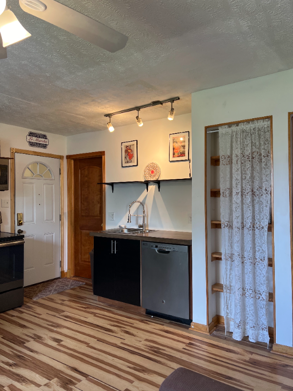 2400 24Th Street James River Area #4 - Photo 7 of 14