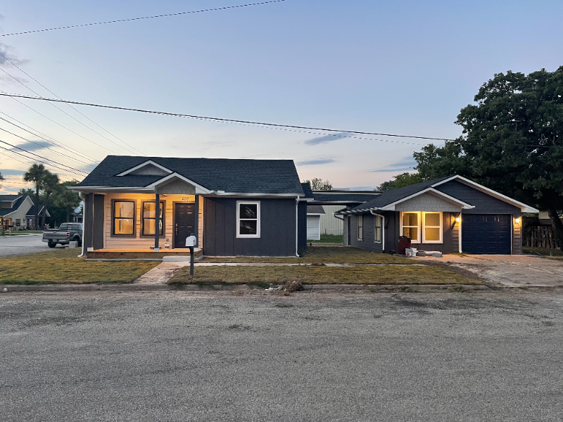 407 East Houston Street - Photo 2 of 14