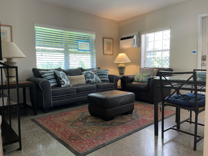 832 Ne 16th Ter #1 - Photo 5 of 15