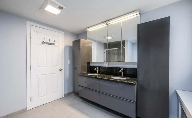 1146 Vine St - Photo 4 of 10