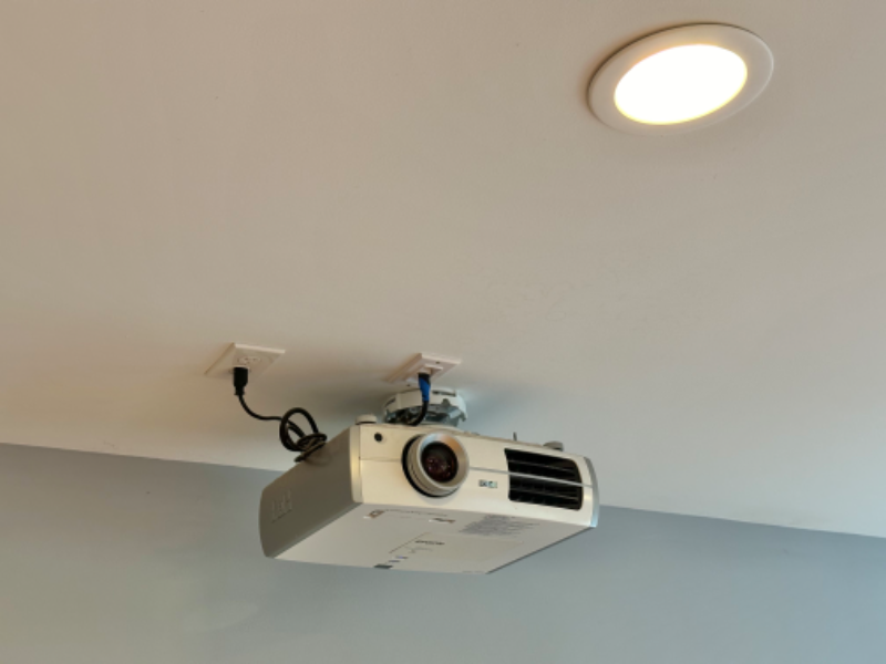 1146 Vine St - Photo 6 of 10