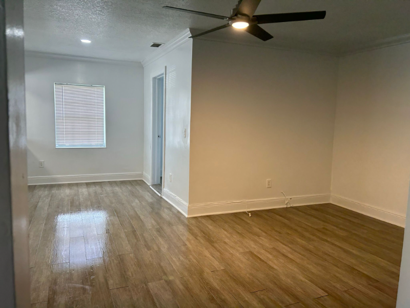 2521 Nw 32nd St - Photo 3 of 13