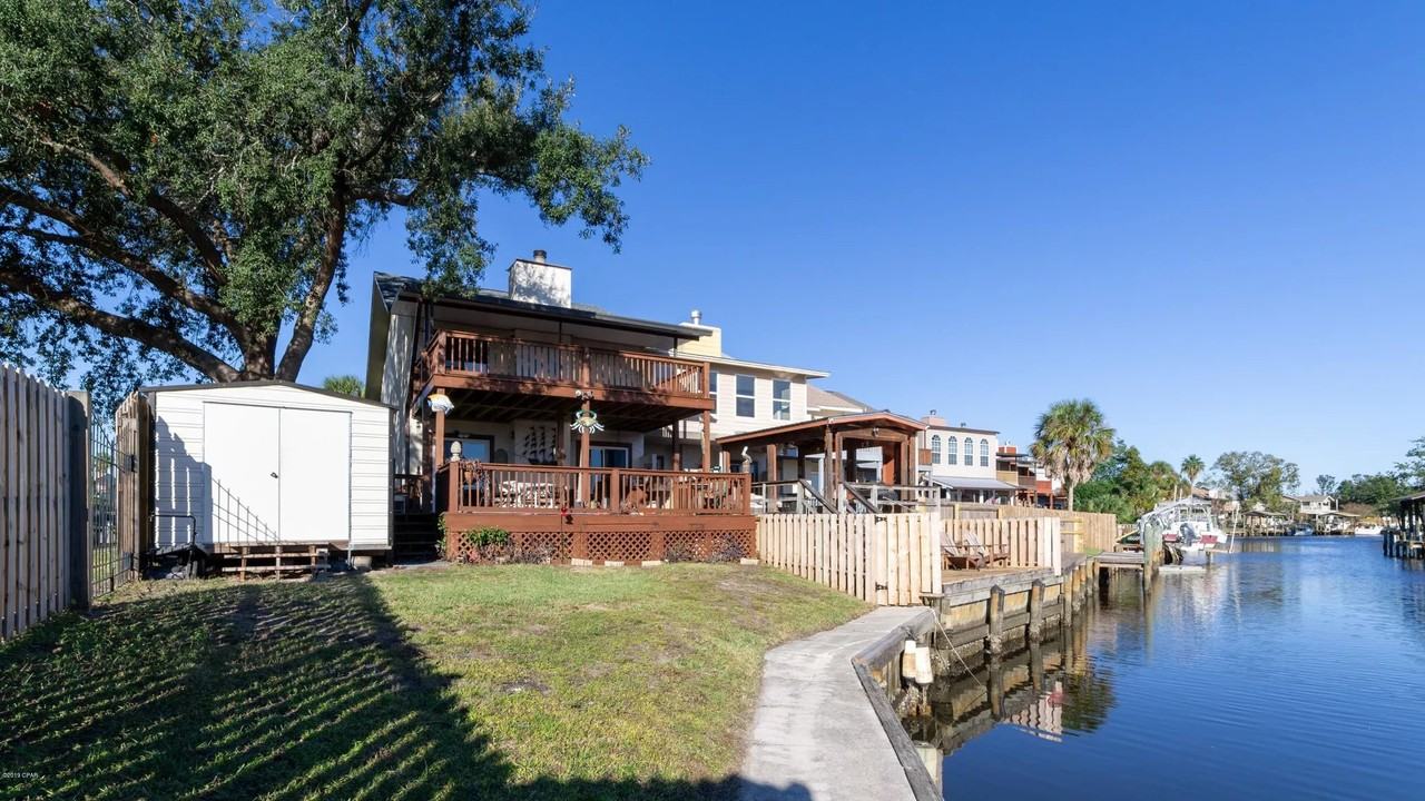 1369 Capri Dr #NA - Photo 3 of 17