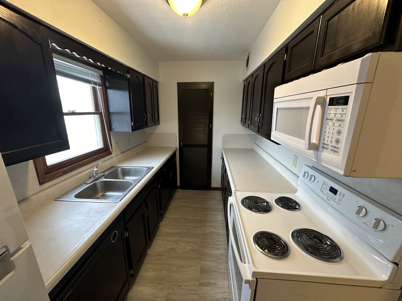 2121 Floyd Ave #2 - Photo 3 of 15