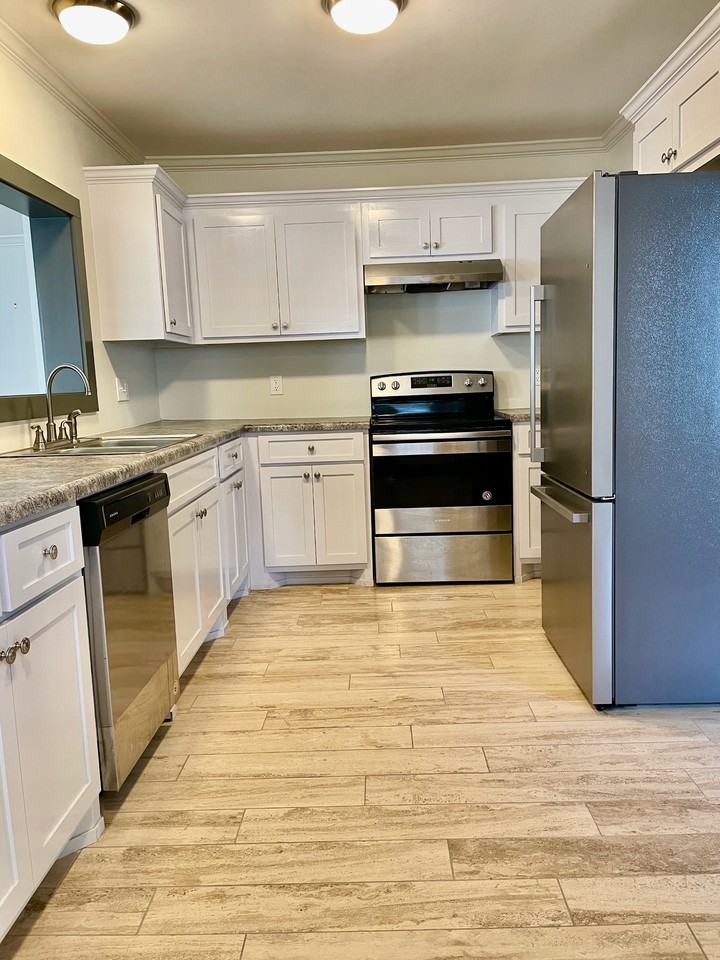 1155 W Jackson St #NA - Photo 4 of 19