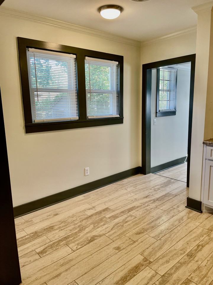 1155 W Jackson St #NA - Photo 5 of 19