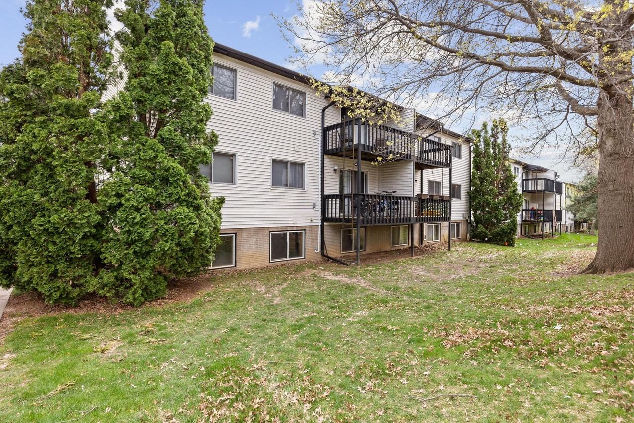 740 Westwinds Dr #6 - Photo 2 of 25