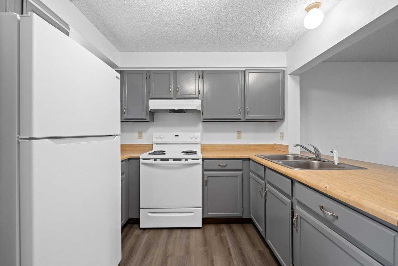 740 Westwinds Dr #6 - Photo 3 of 25