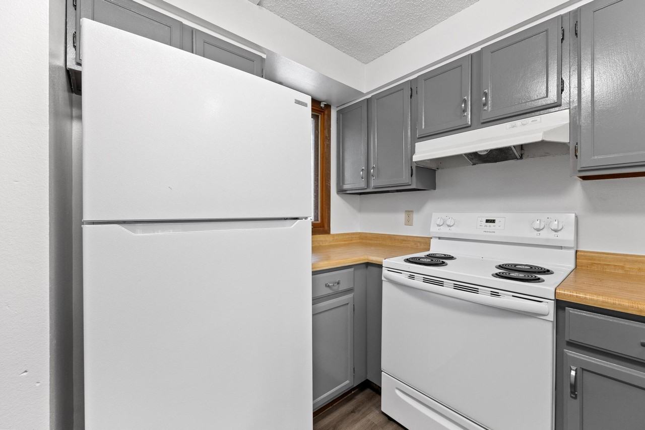 740 Westwinds Dr #6 - Photo 4 of 25