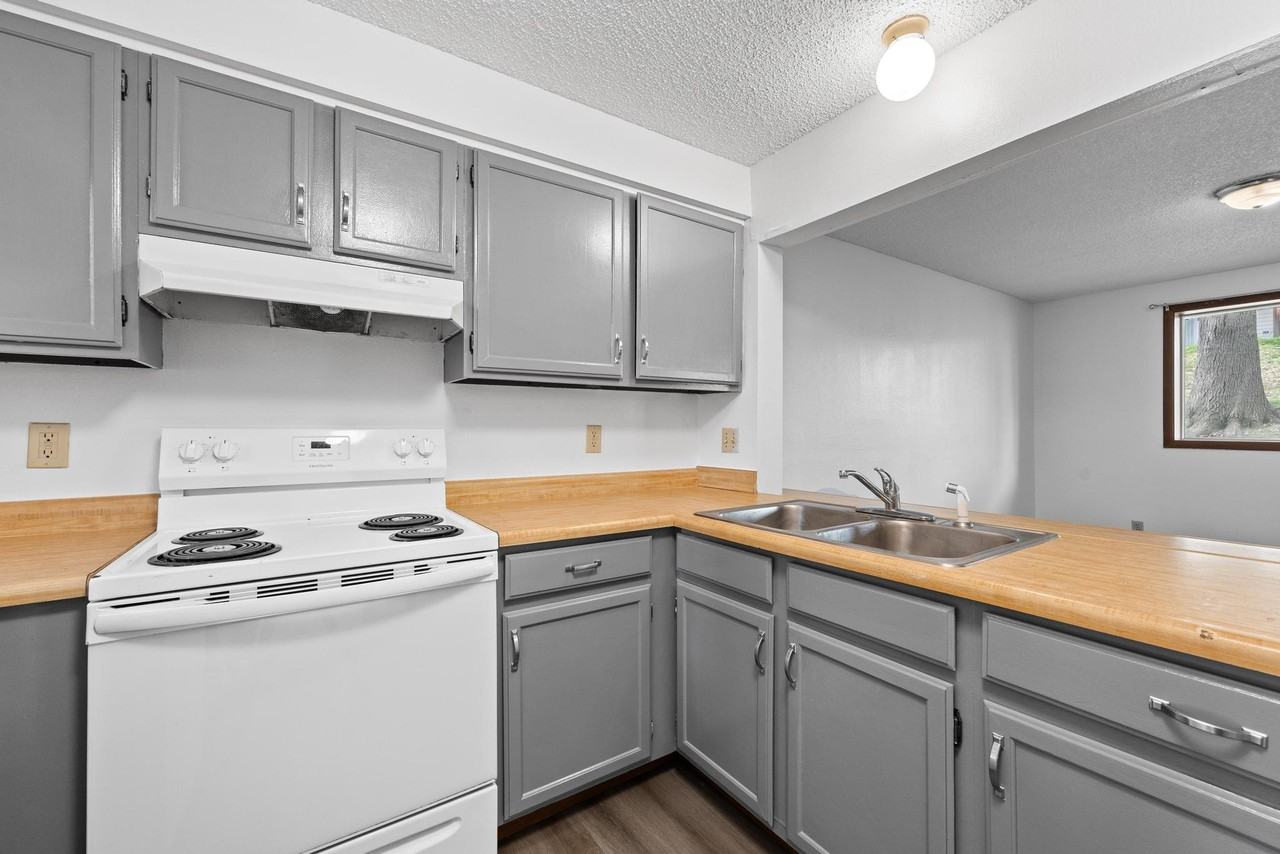 740 Westwinds Dr #6 - Photo 5 of 25