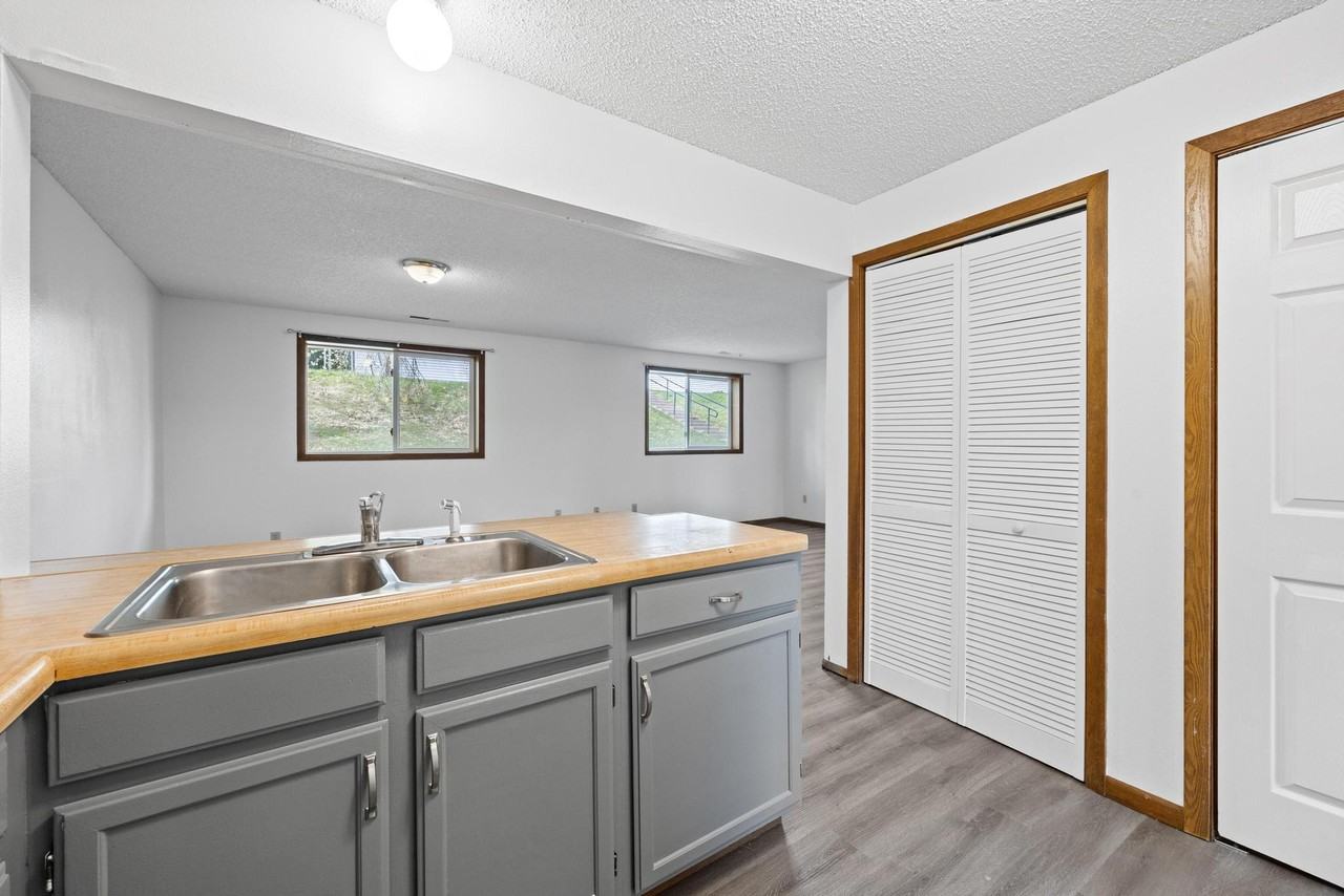 740 Westwinds Dr #6 - Photo 6 of 25