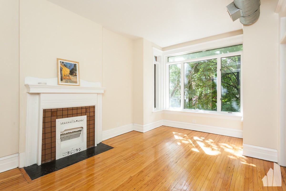 900 W Newport Ave #2 - Photo 2 of 19