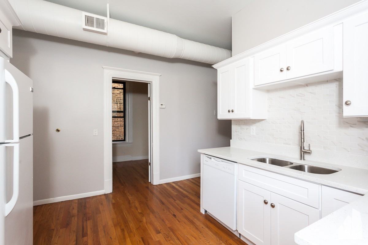 900 W Newport Ave #2 - Photo 6 of 19