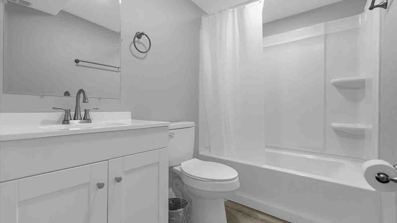 Ambassador Dr - Photo 3 of 11