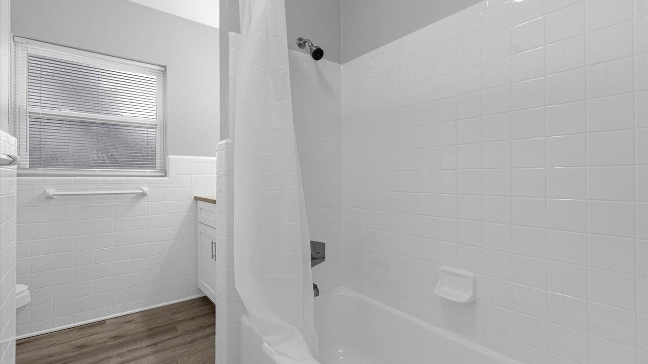 Ambassador Dr - Photo 5 of 11