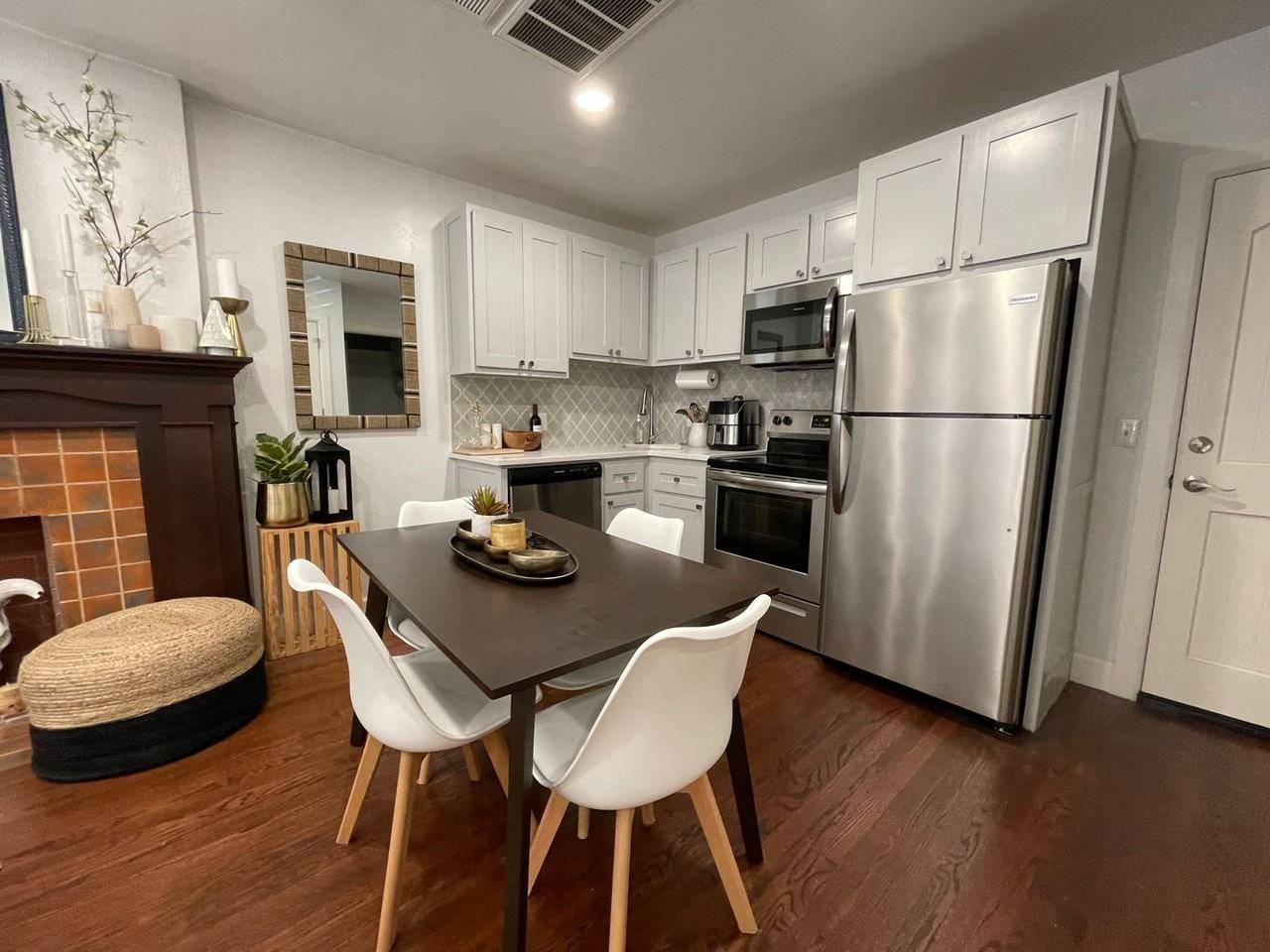 SUPER COZY APARTMENT IN THE HEART OF DOWNTOWN OKC - Photo 7 of 11