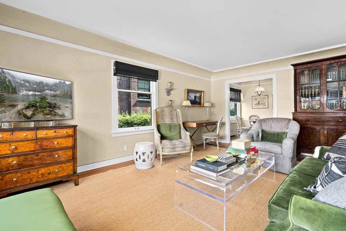 East Highland Apartments - Photo 4 of 9