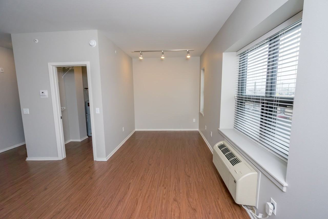 The Sterling - Photo 4 of 31