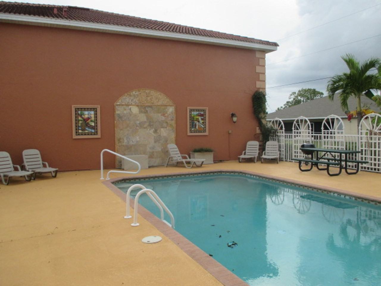 Santa Barbara Villas - Photo 3 of 16