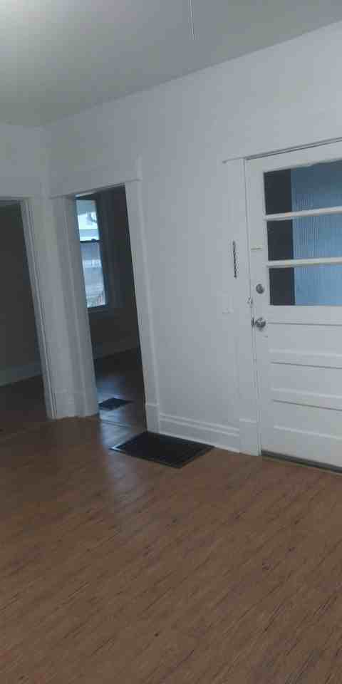 465 S Harris Ave #1 - Photo 4 of 10