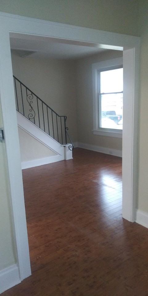 465 S Harris Ave #1 - Photo 3 of 10