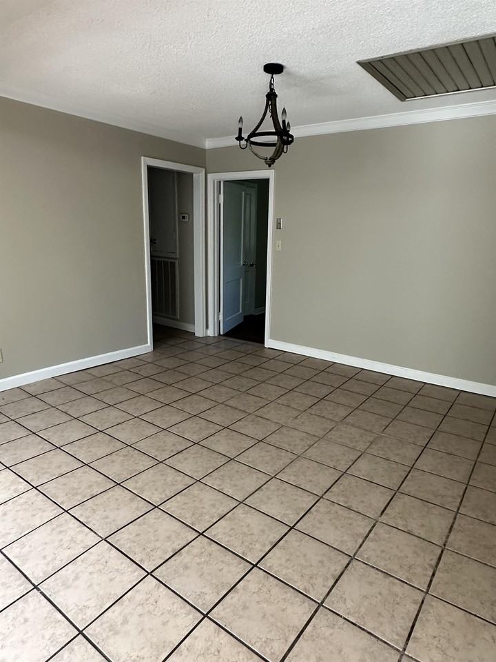 2409 Thornhill Rd #1 - Photo 7 of 16