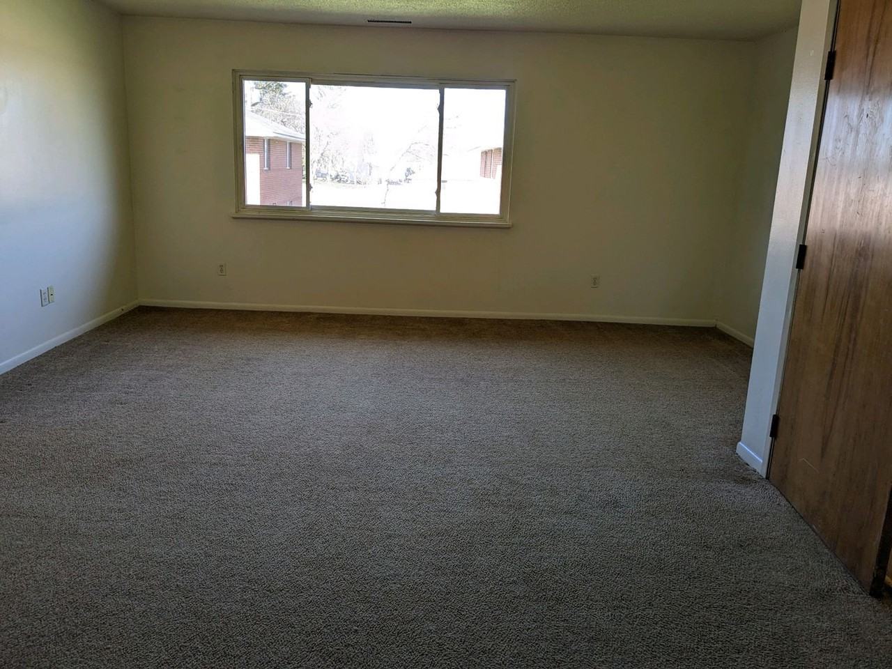 Batavia Gardens Apartments - Photo 2 of 5
