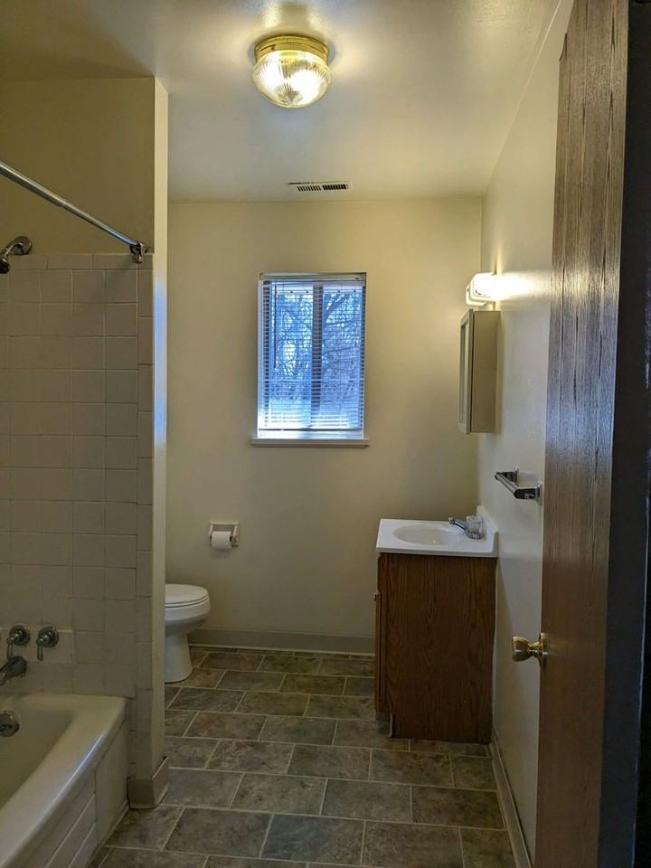 Batavia Gardens Apartments - Photo 3 of 5