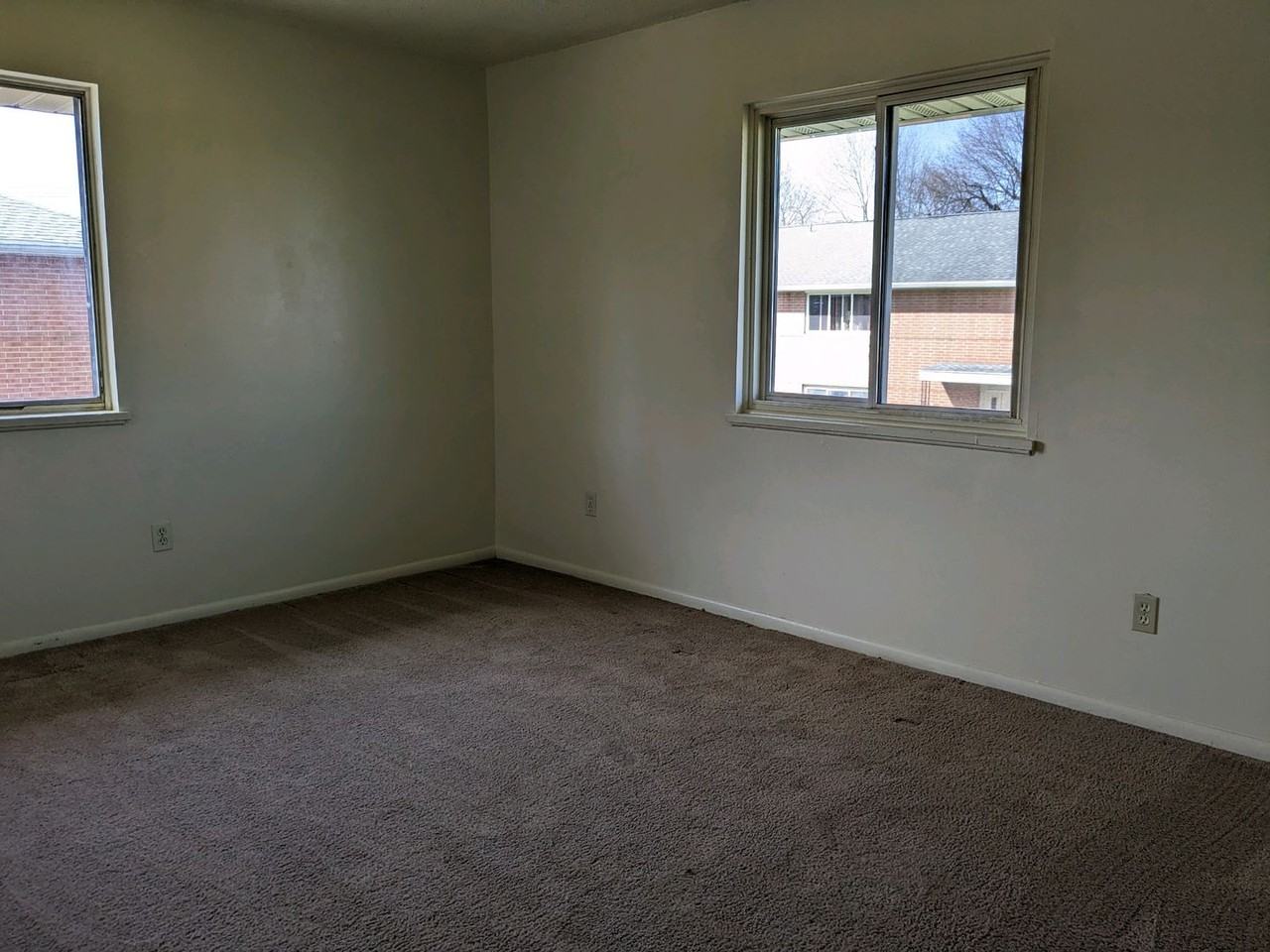 Batavia Gardens Apartments - Photo 5 of 5