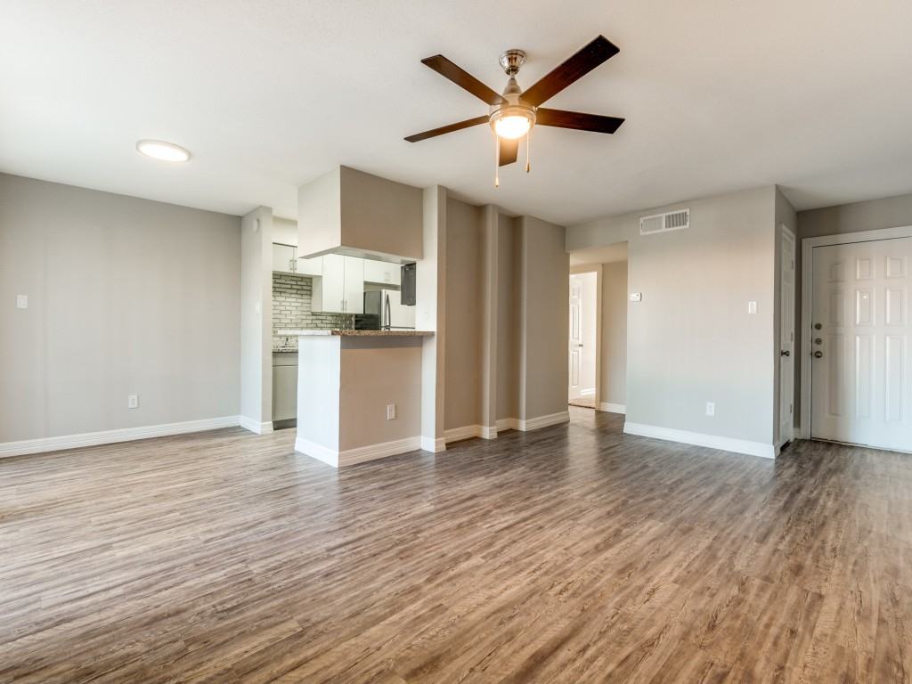 Towne Lake Apartments - Photo 7 of 25