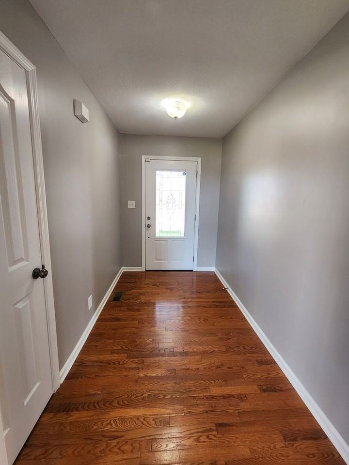 824 Ellie Nat Dr - Photo 4 of 50