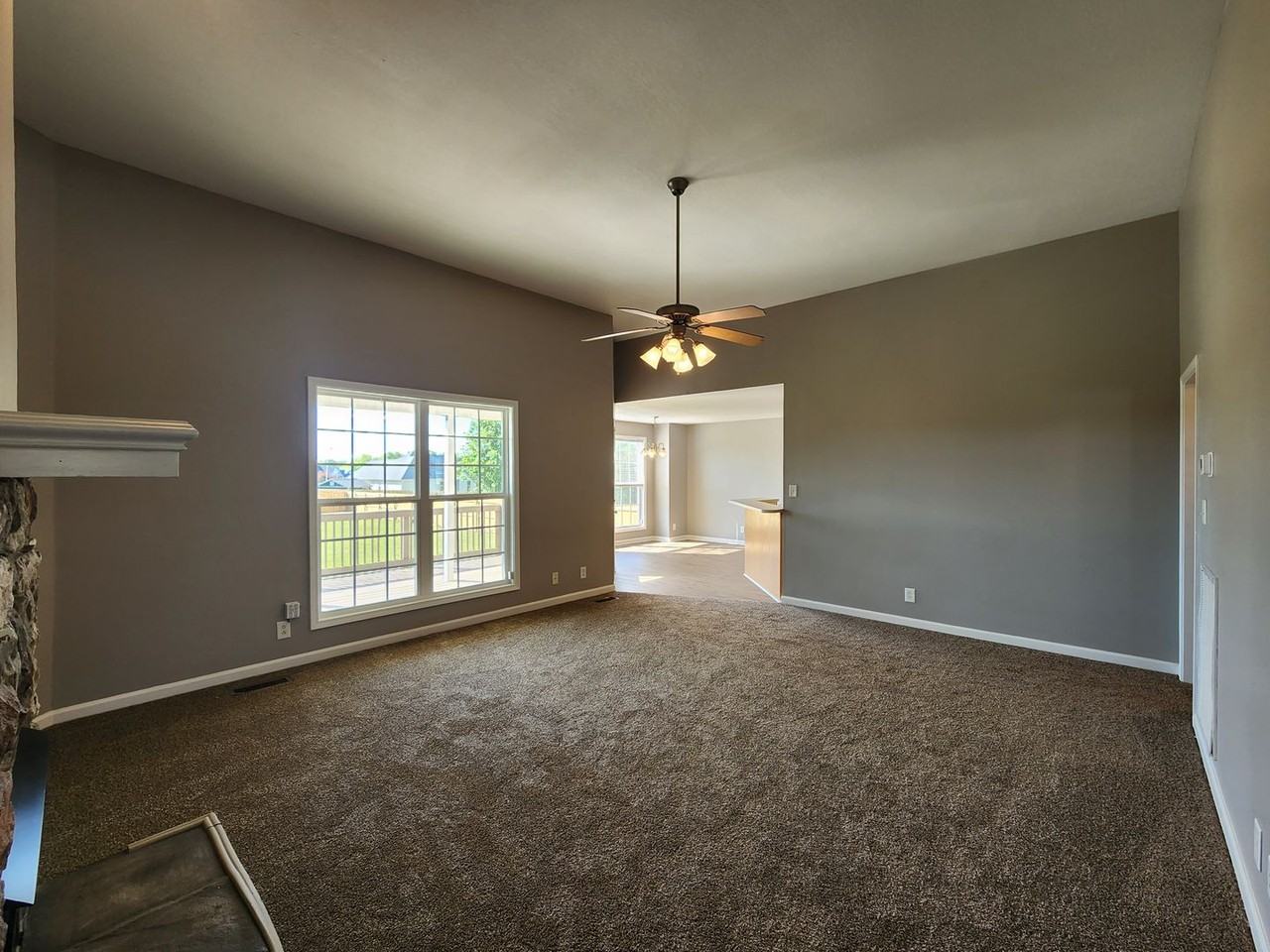 824 Ellie Nat Dr - Photo 6 of 50