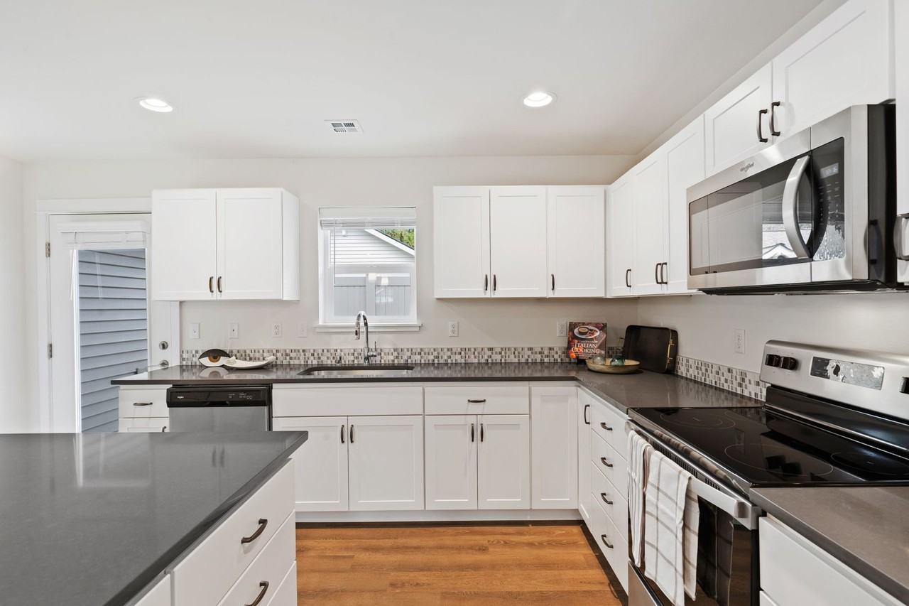 Cottages at Rosedale Village - Photo 2 of 8