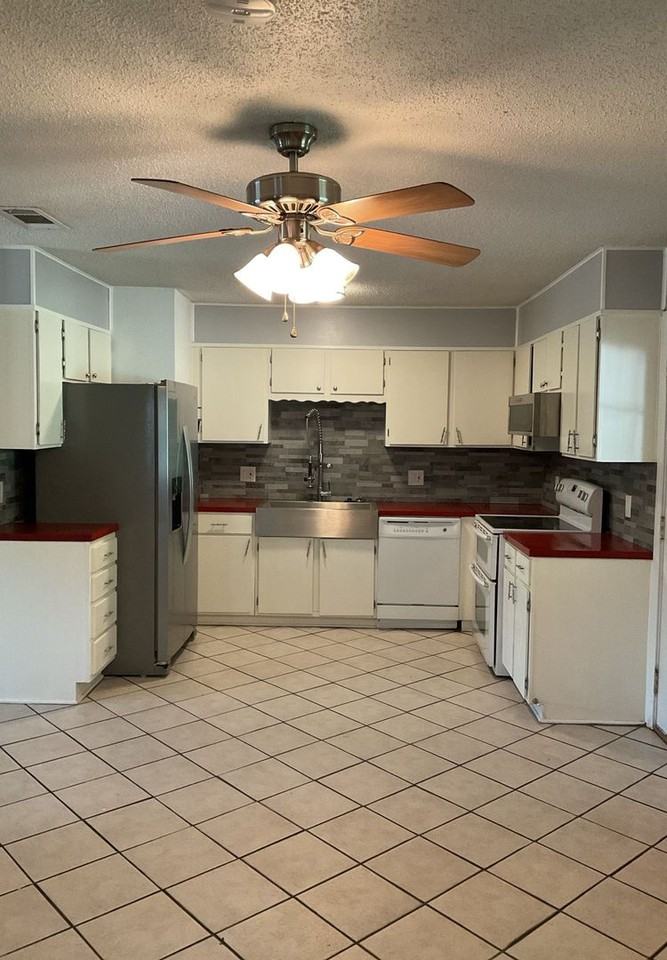 2009 Jossie Cir - Photo 2 of 24
