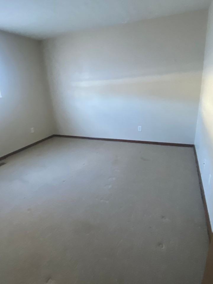 1319 Walnut Ave - Photo 3 of 3