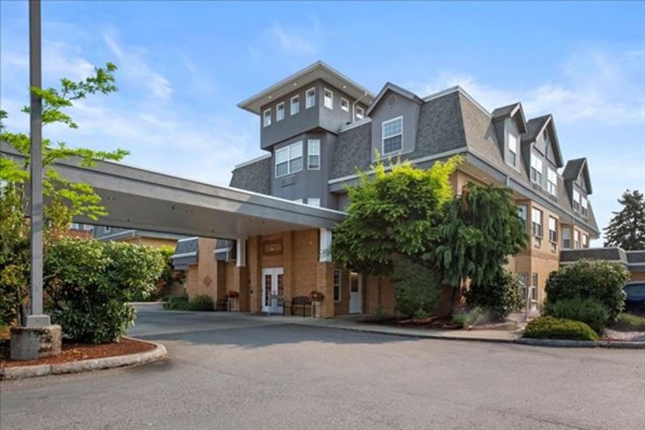 Life Manor Mountainside - Photo 2 of 20