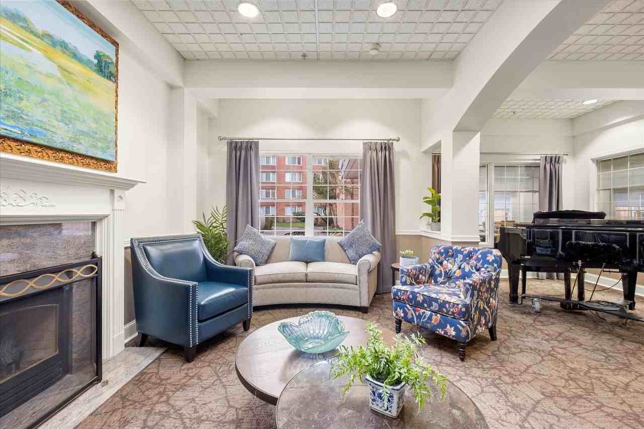 Life Manor Mountainside - Photo 4 of 20
