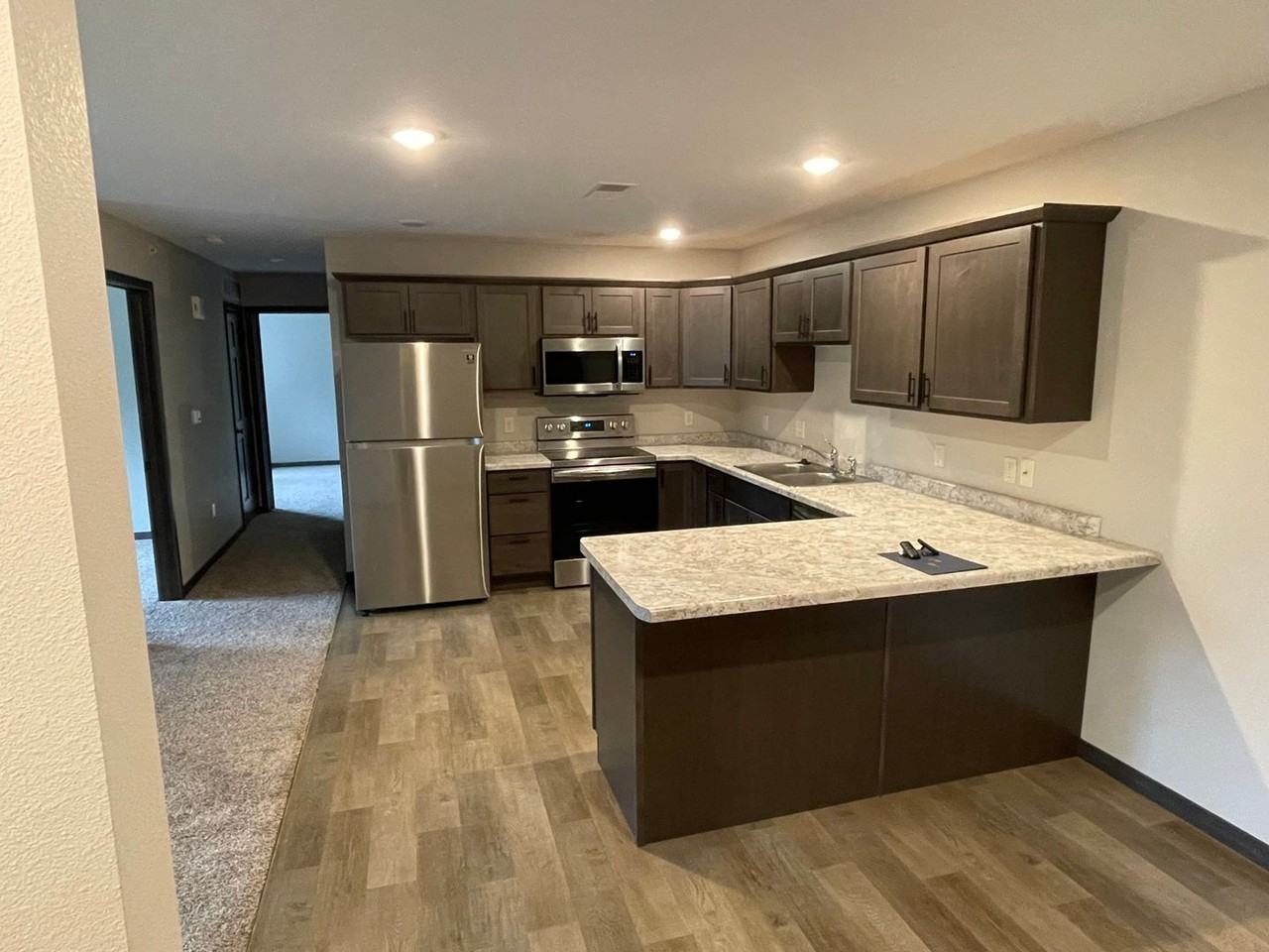 Prairie Lane Apartments - Photo 4 of 26