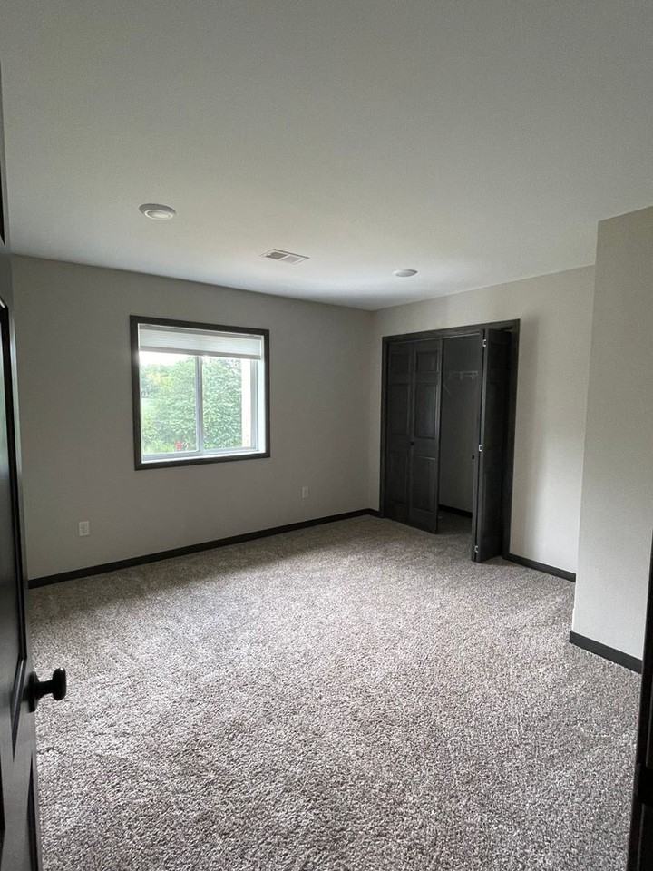 Prairie Lane Apartments - Photo 6 of 26