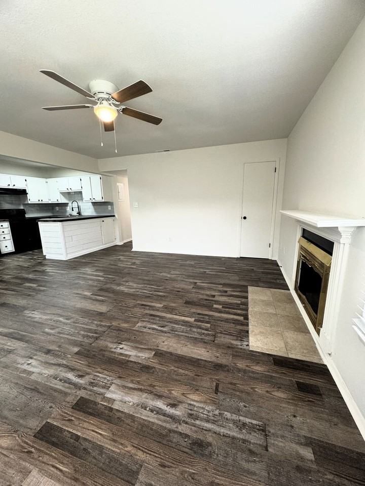 12007 Sugar Mill Cir Se #B - Photo 4 of 17