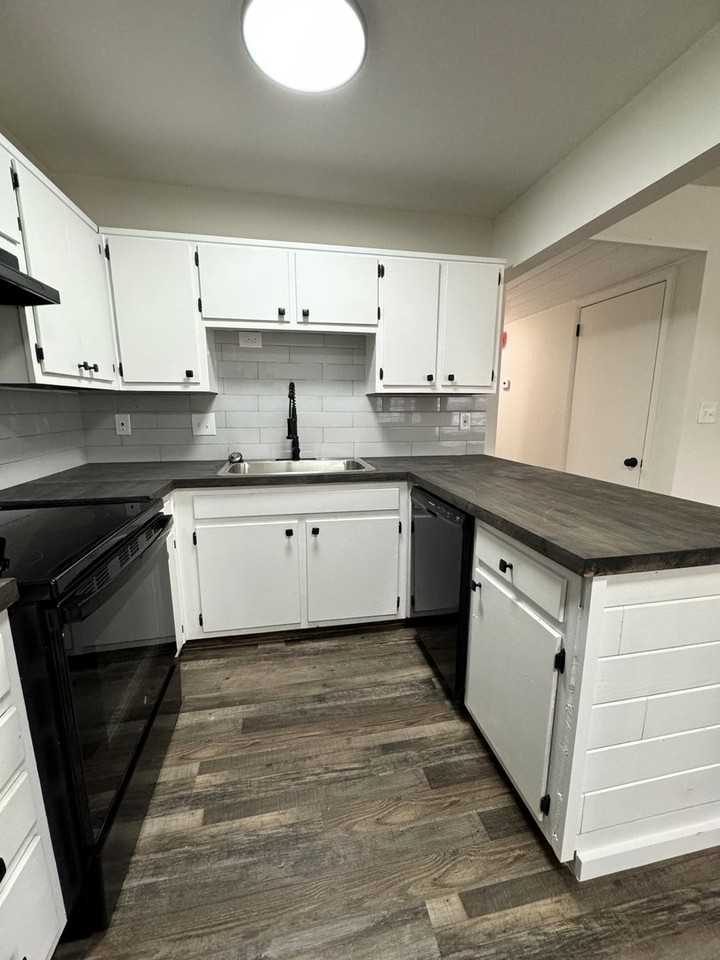 12007 Sugar Mill Cir Se #B - Photo 7 of 17