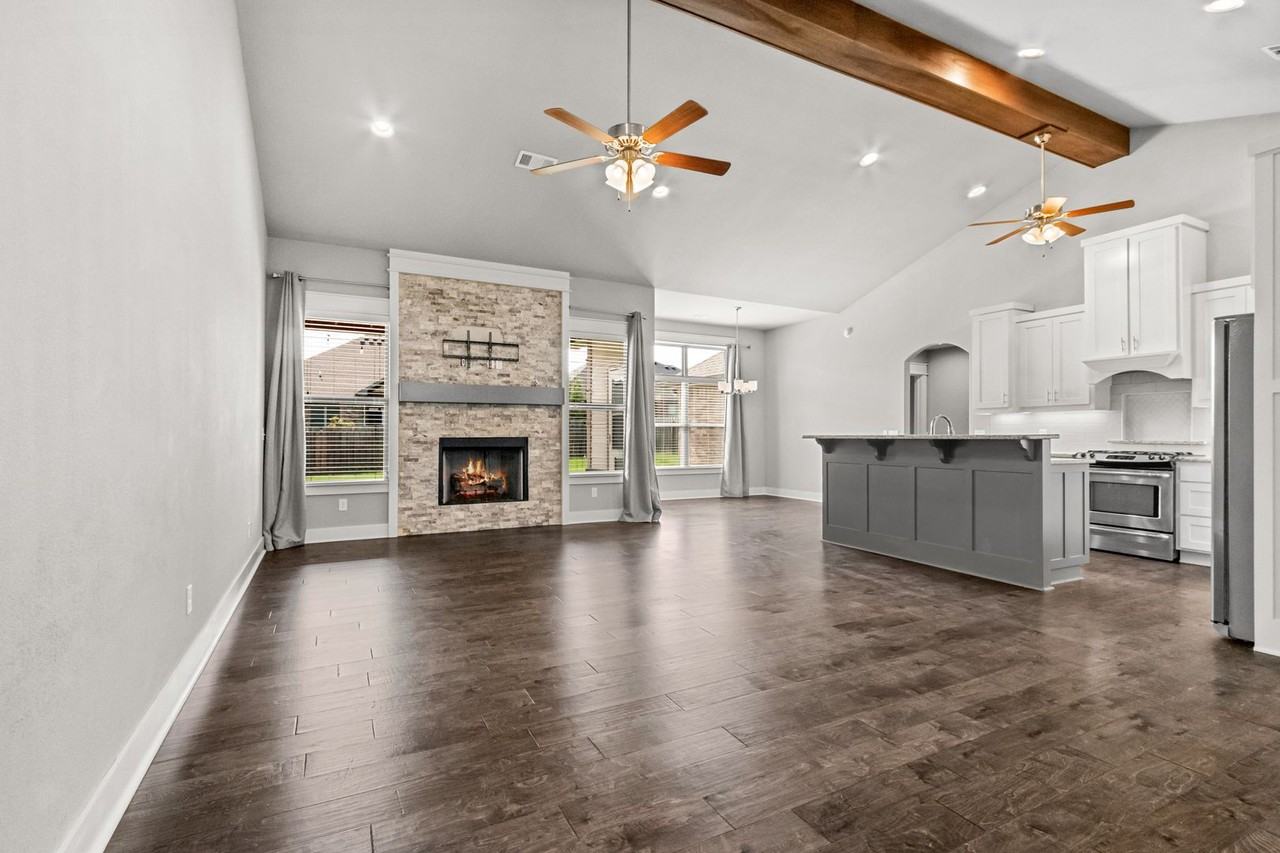 210 Monroe St - Photo 7 of 35