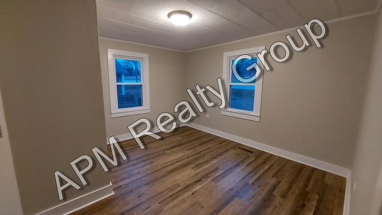 39 Boundary St - Photo 3 of 13