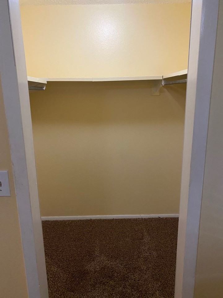 512 E Monroe Dr - Photo 6 of 17