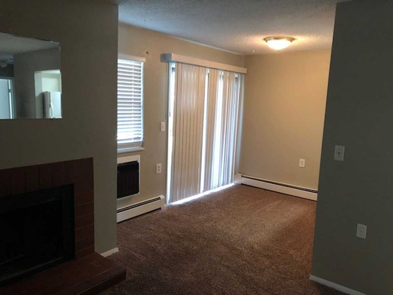 512 E Monroe Dr - Photo 7 of 17