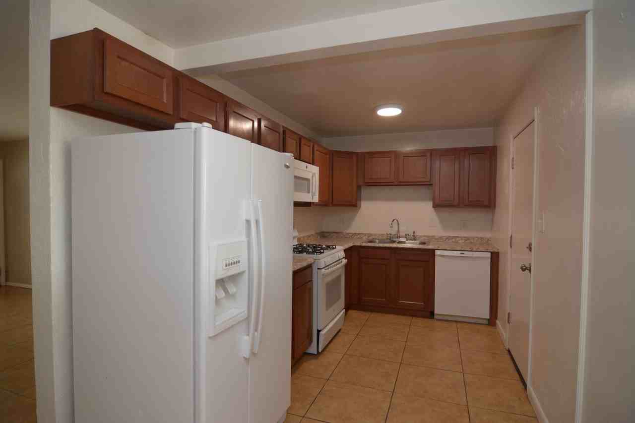 5610 E 36th St - Photo 5 of 13