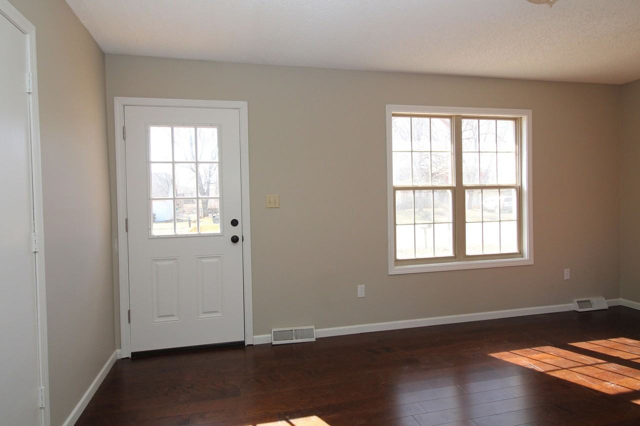 818 Parma Way - Photo 3 of 17