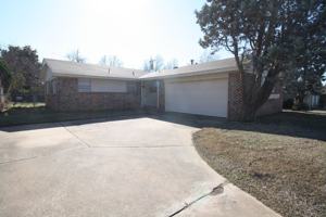 featured image of 1104 W Woodcrest Dr