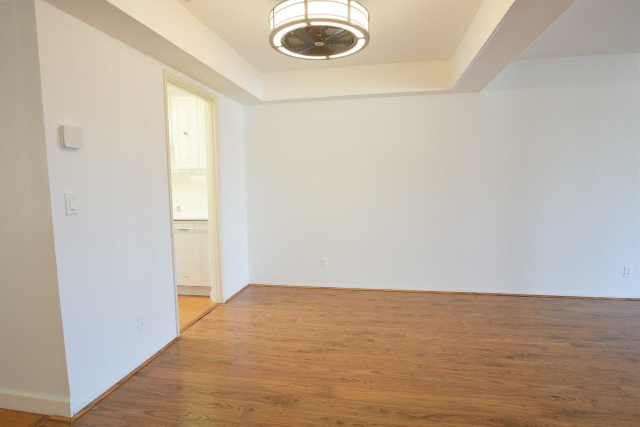 5493 Cribari Bnd - Photo 6 of 16